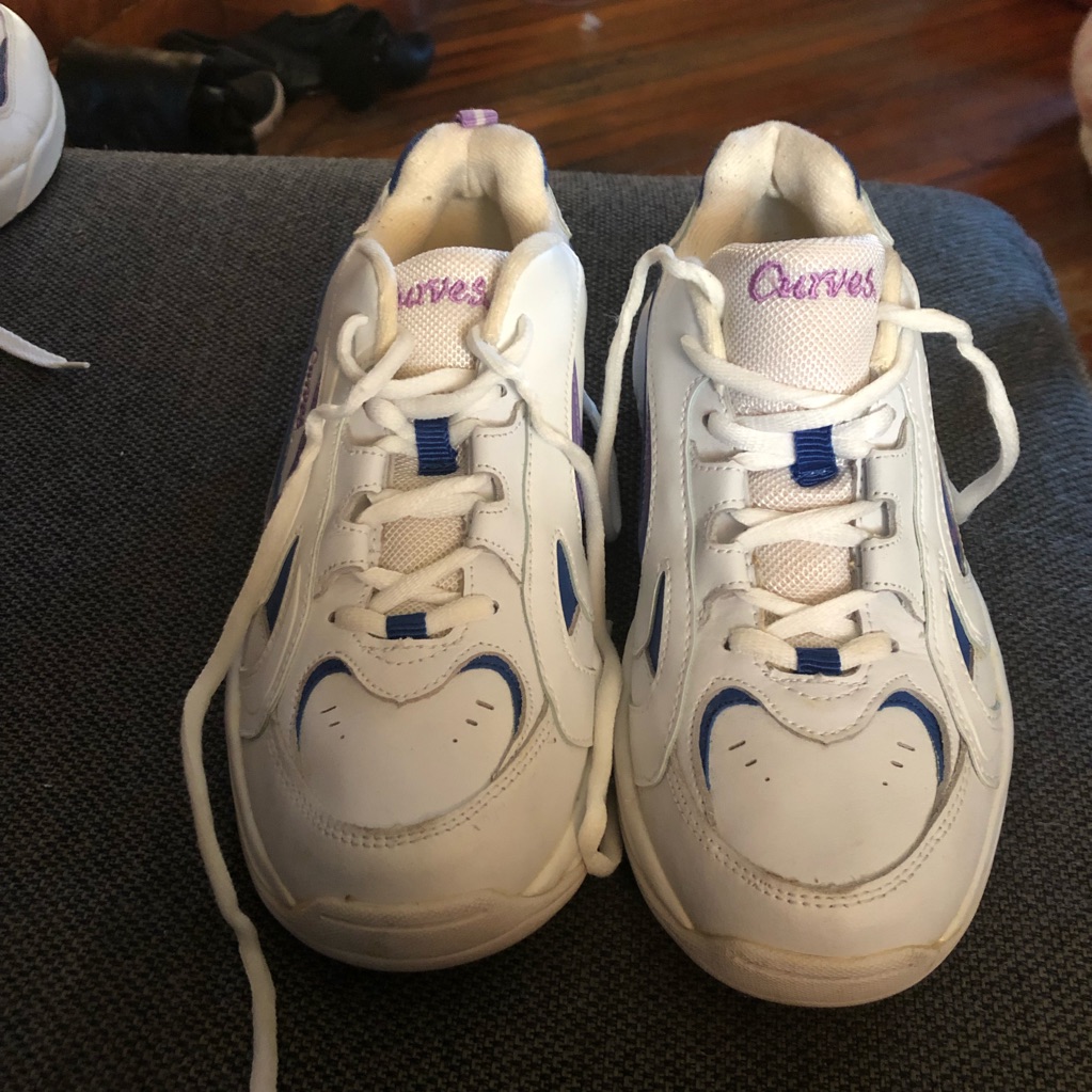 Curves Sneakers